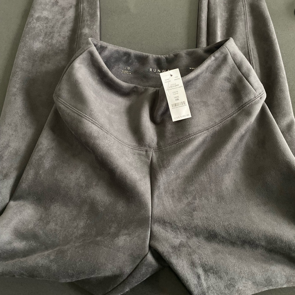 Ult suede runway legging